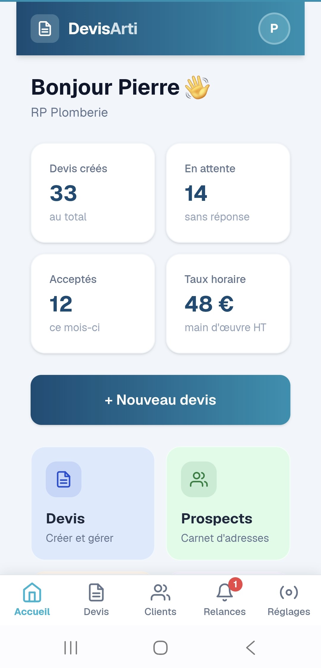 Tableau de bord de l'application DevisArti : devis créés, en attente, acceptés, et accès rapide aux devis et prospects